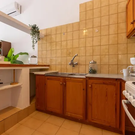D1 By Interhome * Deltebre